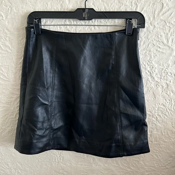 Aritzia Babaton Black Faux Leather Mini Skirt 4 - Picture 2 of 8